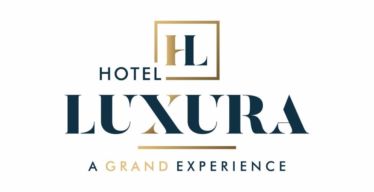 Hotel Luxura, Αχμπανταμπάντ Εξωτερικό φωτογραφία